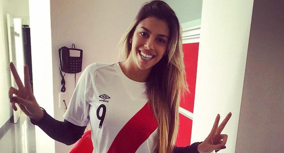 Alondra García Miró alienta a la selección con la camiseta 9 que usa su novio Paolo Guerrero. (Foto: Instagram)