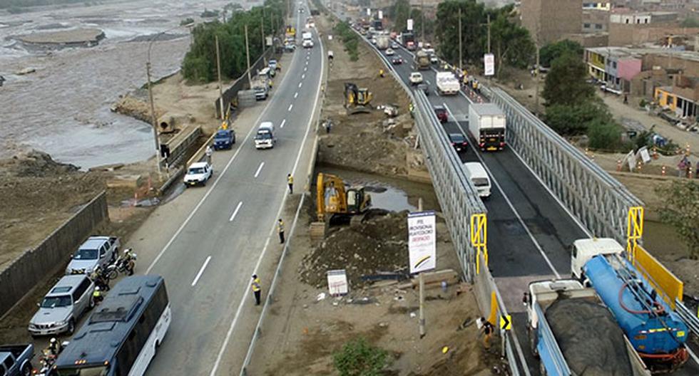La Municipalidad de Lima restringió parcialmente el tránsito en la autopista Ramiro Prialé, en el sentido de Lima a Chosica. (Foto: Agencia Andina)