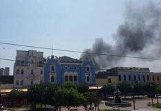 Lima: incendio se produce en una cochera del Jirón Paruro