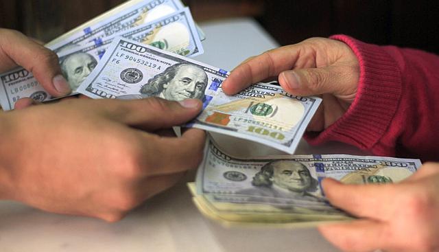 El dólar acumula una caída por encima de tres puntos porcentuales en lo que va del año. (Foto: El Comercio)