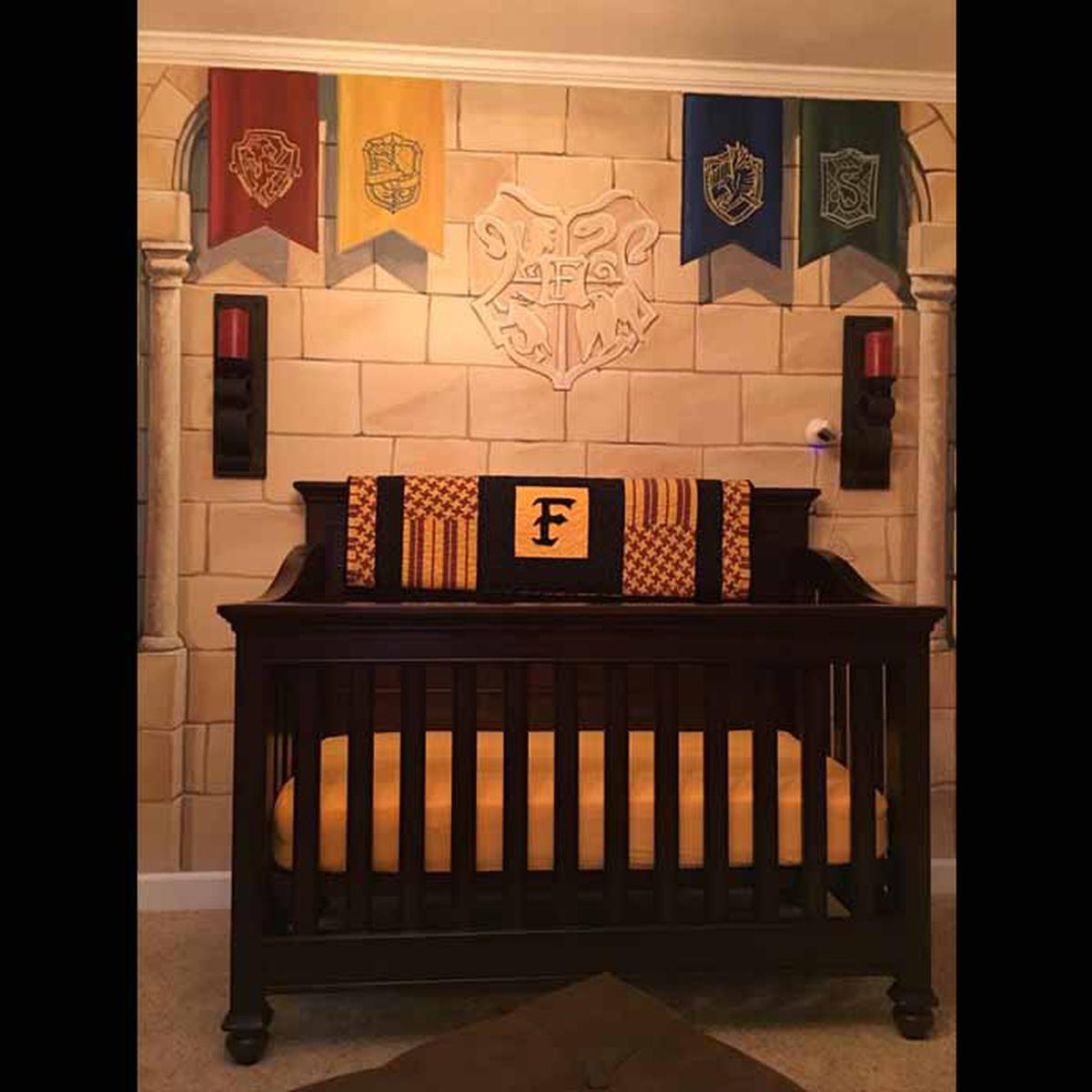 El bebé que siente la magia cada día en su habitación de Harry Potter