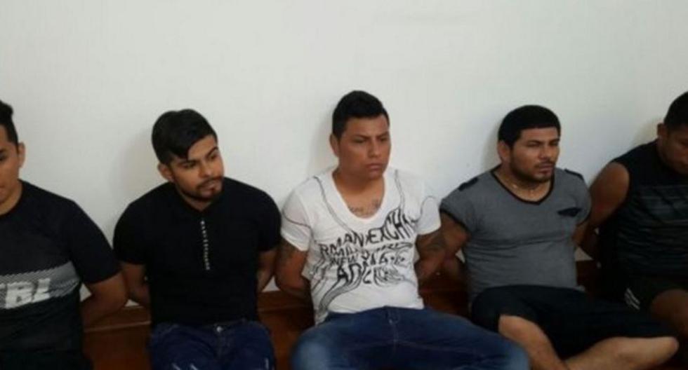 'Renzito' y las cuatro personas con las que fue detenido. (Foto: Andina)