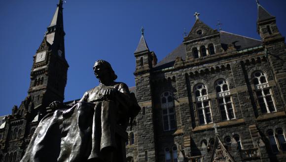 En Estados Unidos hay un escándalo por pagos para ingresar a universidades. (Foto: AFP)