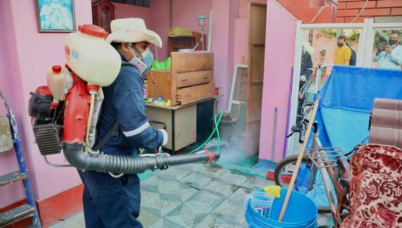 La fumigación se realizó a 200 metros a la redonda de los casos detectados, por lo que la actividad se irá expandiendo según la presencia de casos que se detecte. (Foto: Minsa)