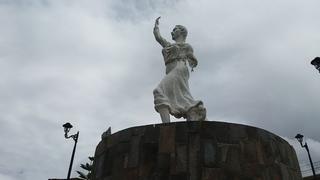 Argentinos destruyeron la mano de estatua de Micaela Bastidas