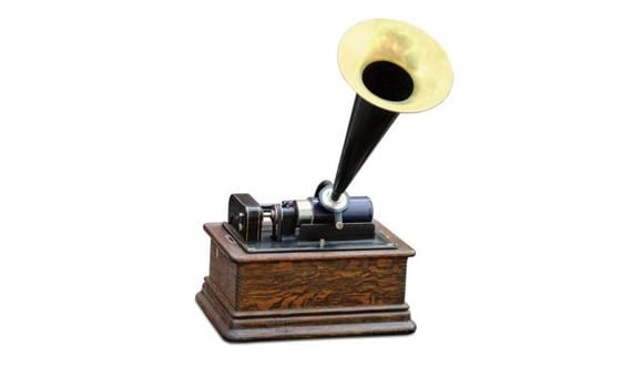 El fonógrafo fue el primer aparato que permitió grabar y reproducir sonido hace 140 años. (Foto: BBC / Getty Images)