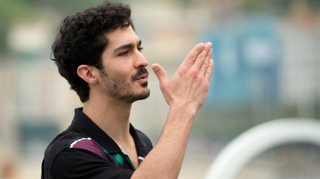 Ricardo y su hijo el 'Chino' Darín a su llegada al Festival de San Sebastián.