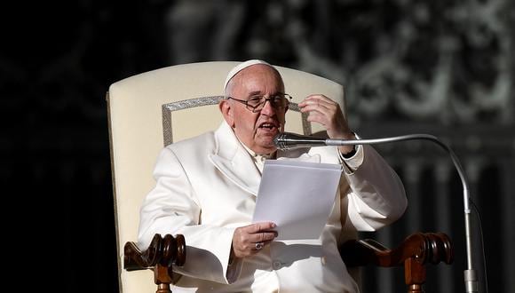El Papa Francisco pronuncia un discurso durante su audiencia general semanal en la Plaza de San Pedro en el Vaticano el 23 de noviembre de 2022. (Foto de Filippo MONTEFORTE / AFP)