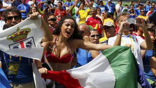 Italia vs. Costa Rica: así lo viven los hinchas en las tribunas