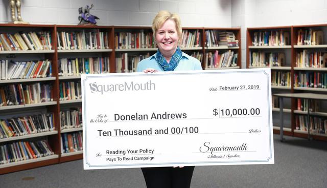 Una compañía de seguros de viaje de Florida premió con 10.000 dólares a Donelan Andrews por leer las letras chiquitas de una póliza que compró recientemente. (Squaremouth)