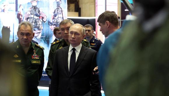 Putin coincidió con su ministro de Defensa no solo en aumentar el número de soldados, sino también en ampliar el rango de edad para el servicio militar obligatorio.