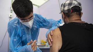 Chile rectifica y dice que sí vacunará contra el coronavirus a migrantes irregulares