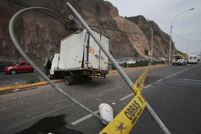 Costa Verde: así quedó camión tras aparatoso accidente - 4