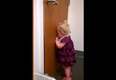 YouTube: Niña nada contenta al saber que tendrá una hermana (VIDEO)