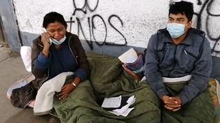 Surco: familia de recicladores duerme en la calle tras decomiso de su motocar por fiscalizadores municipales