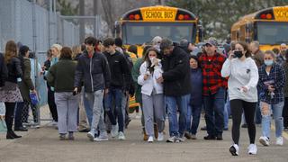 Confirman la cuarta muerte en el tiroteo en una escuela de Michigan cuyo autor es un chico de 15 años
