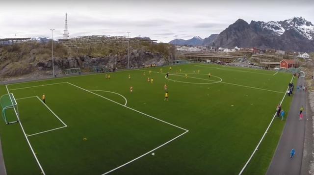 Impresionante: el campo de fútbol en medio de una isla [FOTOS] - 8