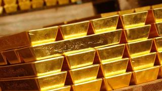 Oro cae desde máximo en tres semanas por toma de ganancias