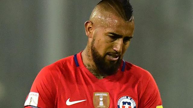 Arturo Vidal hizo un autogol y perjudicó a Chile. (Foto: agencias)