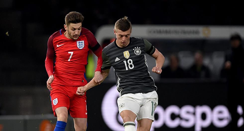 Cerca del final del primer tiempo, Alemania se puso 1-0 arriba del marcador gracias al golazo anotado por Toni Kroos a Inglaterra (Foto: EFE)