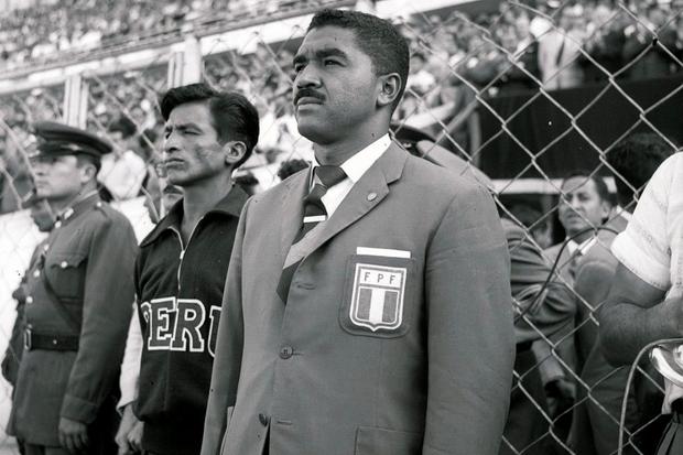 Un 11 de julio de 1928, nació en la ciudad de Lima, don Marcos Calderón Medrano, quien es considerado como el entrenador más exitoso del fútbol peruano. Si alguien personificó la filosofía del éxito en el fútbol nacional, ese fue Marcos Calderón. Con la selección: fue campeón de una Copa América (1975) y nos clasificó  a un mundial (Argentina 1978).