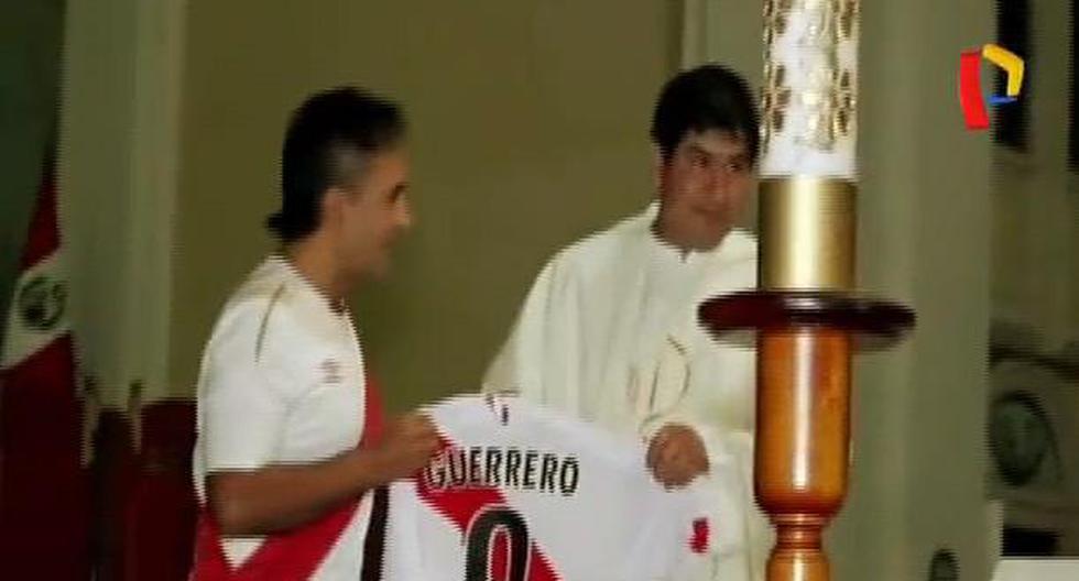 Un grupo de hinchas acudió este miércoles a un misa en nombre de Paolo Guerrero. (Video: Panamericana)