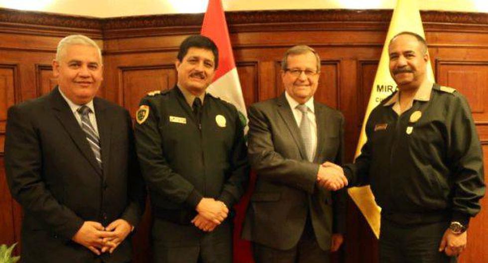 El acuerdo fue establecido entre el alcalde de Miraflores, Luis Molina, y el director de la Policía, teniente general PNP José Luis Lavalle. (Difusión)