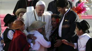 Francisco llega a Bolivia para visita de tres días