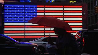 Estados Unidos por primera vez figura entre las “democracias en retroceso”, según informe