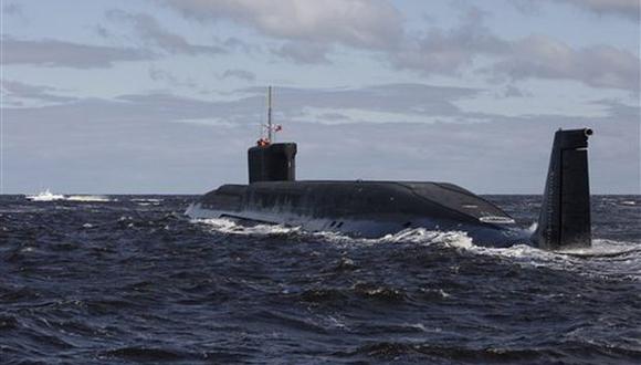 Rusia traslada bombarderos, portaaviones y submarinos a Crimea