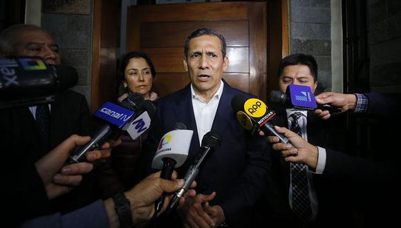 Ollanta Humala y Nadine Heredia declararon a la prensa tras reunirse con sus respectivos abogados. Ellos fueron notificados del pedido de prisión preventiva por 18 meses esta tarde. (Hugo Pérez / El Comercio)