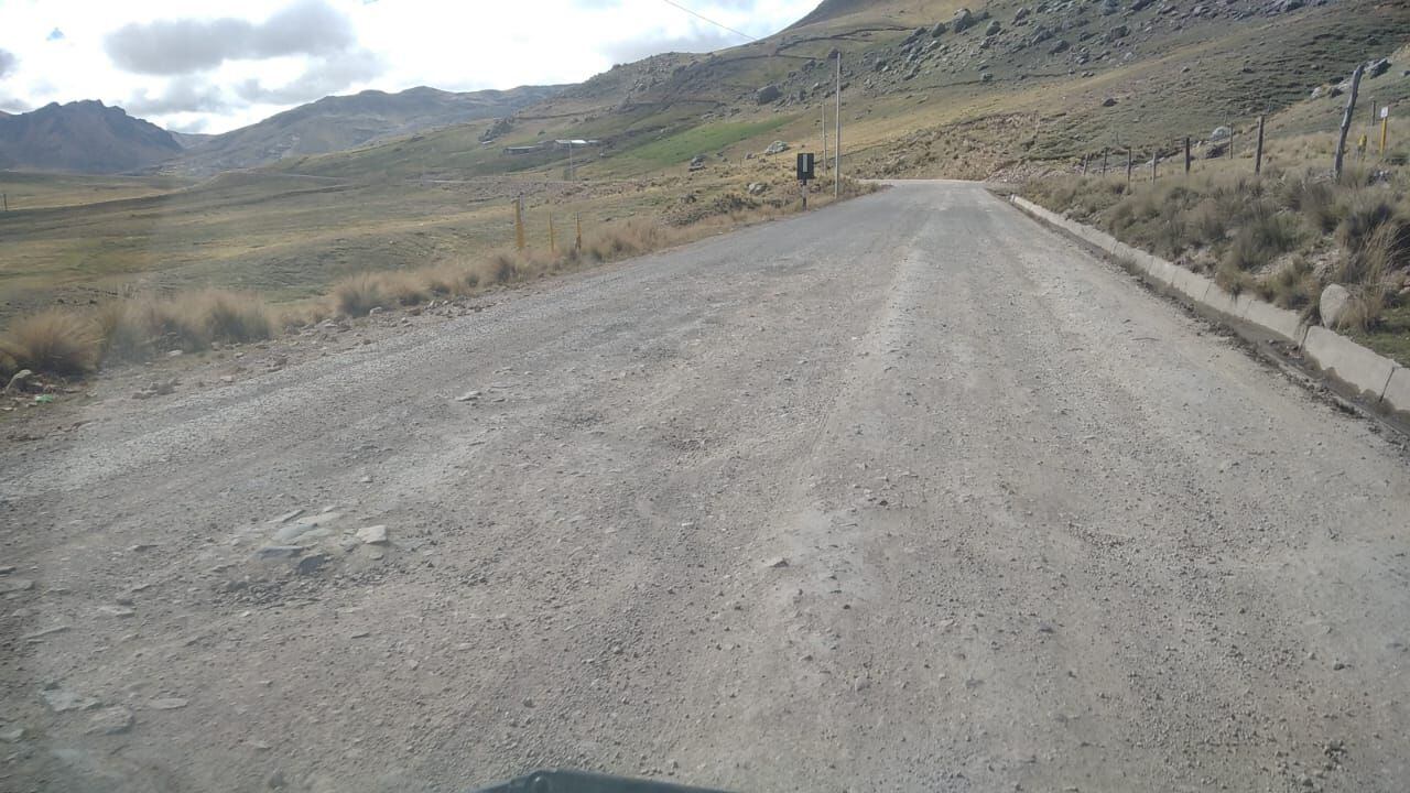Largos tramos de esta Vía Nacional no están asfaltadas y revelan una urgente falta de mantenimiento. Foto: Difusión.