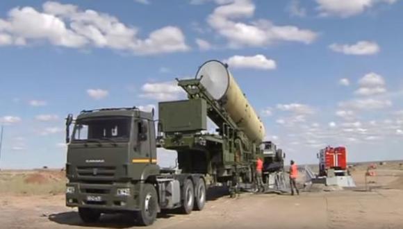 El vídeo muestra cómo el misil es transportado por un camión e instalado en un silo, desde el cual se produce el lanzamiento. (Foto: Ministerio de Defensa de Rusia)