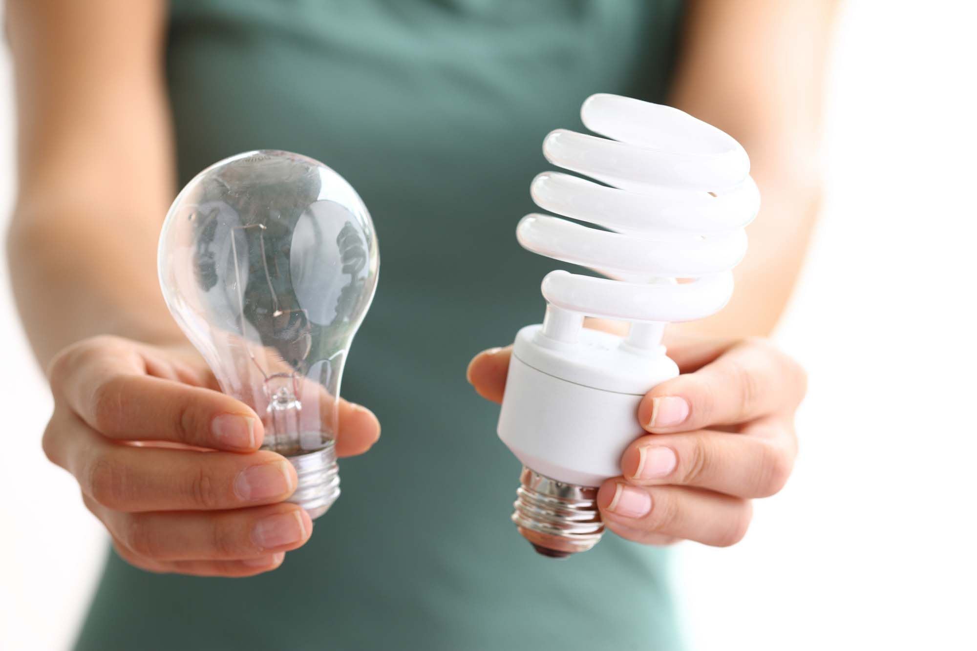 El consumo de electricidad de un foco ahorrador es mínimo a diferencia de las bombillas comunes. (Foto: Difusión Juntos por el Medio Ambiente)