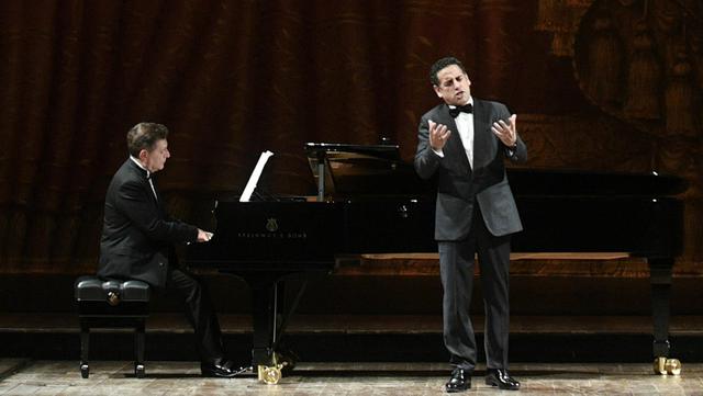 Juan Diego Flórez en el Teatro Colón de Buenos Aires (Foto: EFE)