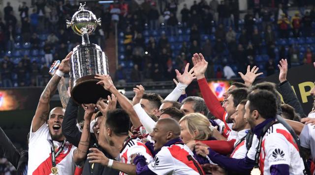 Todos los futbolistas que integran la plantilla de River Plate celebraron con locura y vehemencia el triunfo (3-1) sobre Boca Juniors, que permitió alcanzar la Copa Libertadores. (Foto: AFP)