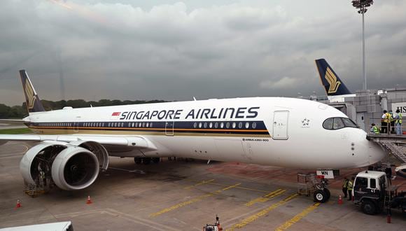 Fuertes turbulencias obligaron a un avión de Singapore Airlines a aterrizar de emergencia en Bankook. (Foto de ROSLAN RAHMAN / AFP |ARCHIVO)