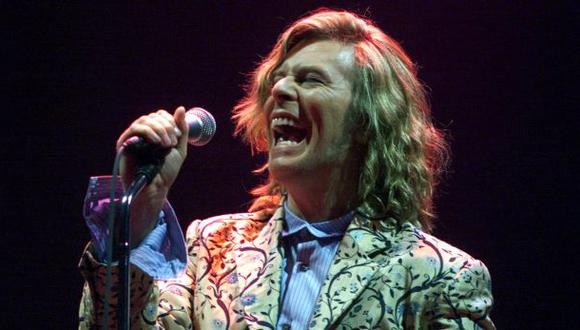 David Bowie en el festival de Glastonbury realizado en el a&ntilde;o 2000. (Foto: Reuters)