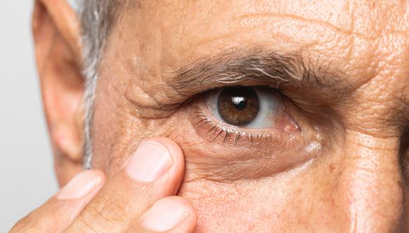 Esta enfermedad microvascular afecta los vasos de la retina, siendo arterias, venas y capilares los principales blancos de su impacto.
