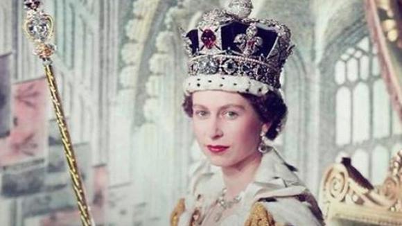 Queen Isabel II