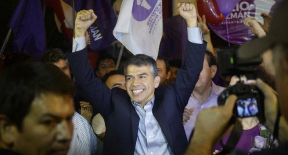 Julio Guzmán celebra: JEE Lima Centro 1 aceptó la inscripción de su candidatura presidencial. (Foto: Agencia Andina)