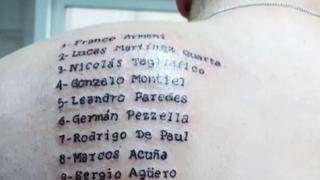 Hincha se tatuó los nombres de los jugadores argentinos que levantaron la Copa América [FOTO]
