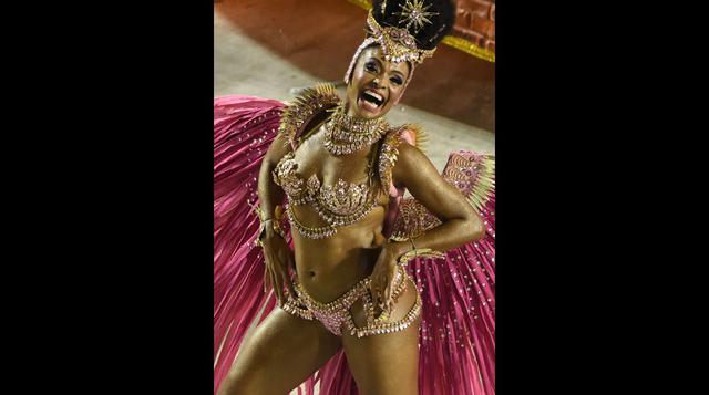 Ni la lluvia paró la fiesta en el carnaval de Río de Janeiro - 15