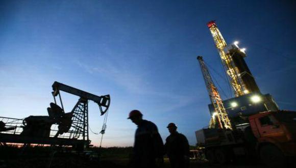OPEP recortaría producción petrolera por primera vez en 8 años