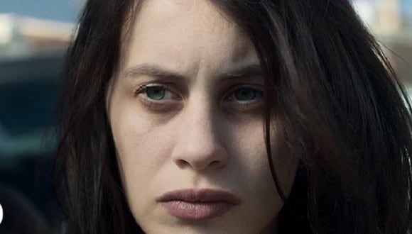 Milena Smit es la encargada de interpretar a Miren en la serie española "La chica de nieve" (Foto: Netflix)