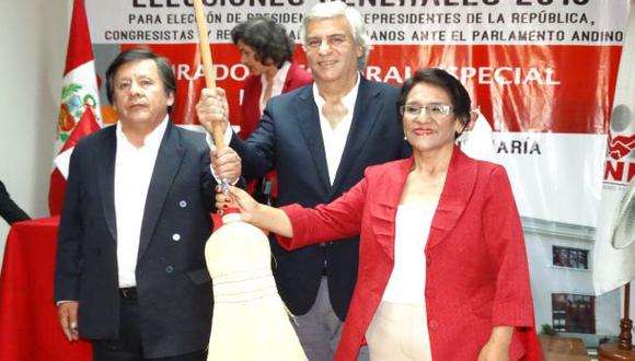Olivera presentó lista al Congreso del Frente Esperanza