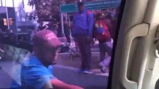 Colectivos chavistas atacan auto en el que iba Juan Guaidó | VIDEO