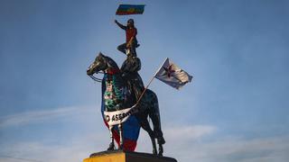 Chile removerá y restaurará estatua de Manuel Baquedano, que está en el epicentro de las protestas