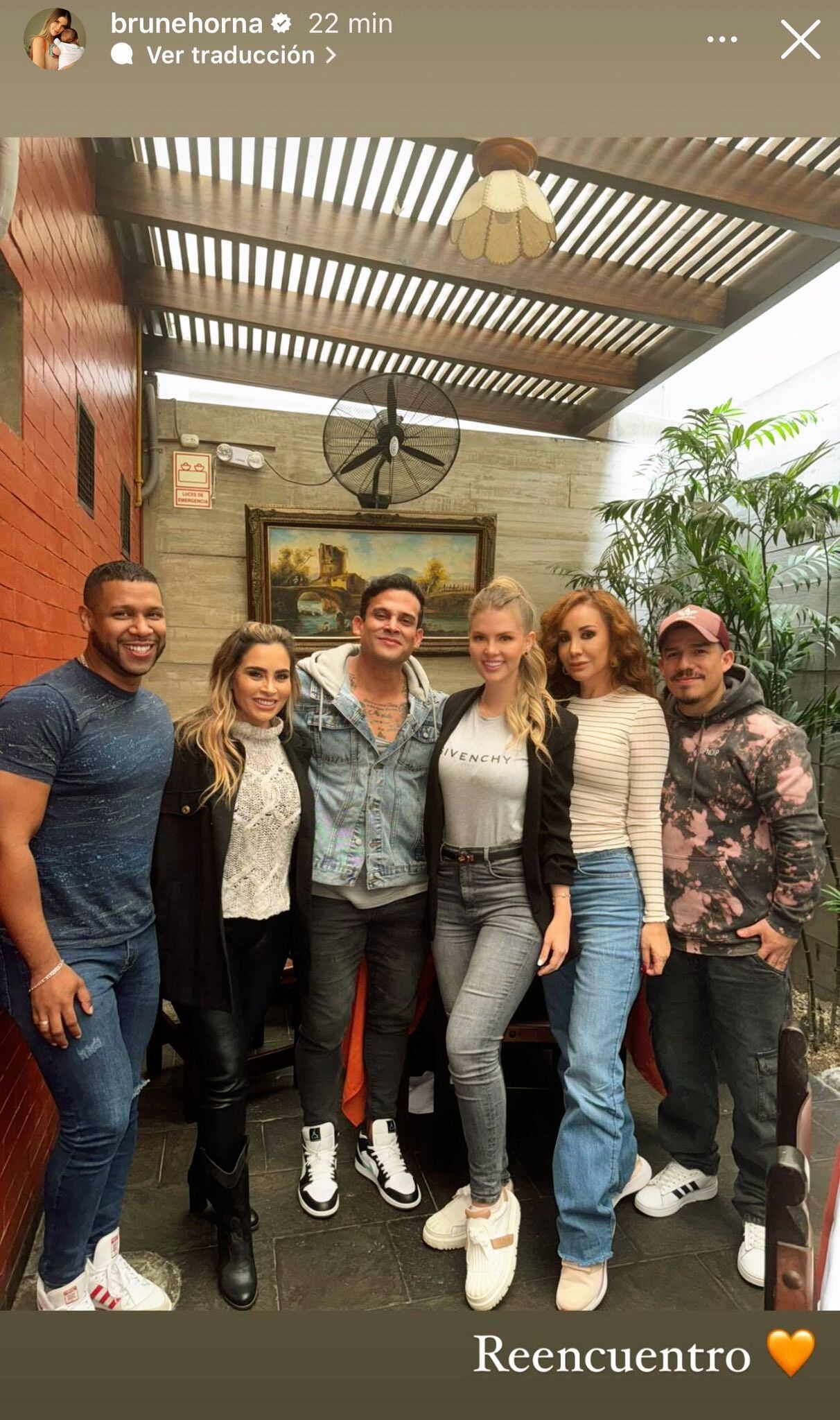 La modelo Brunella Horna publicó la foto de su reencuentro con Christian Domínguez y sus compañeros de conducción de "América Hoy" | Foto: Instagram