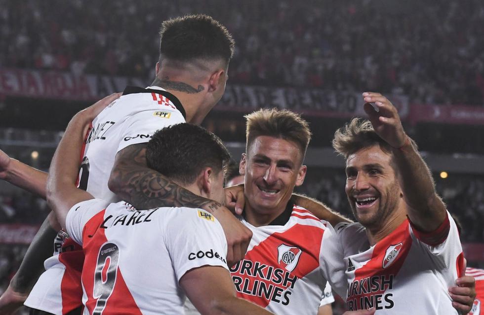 River Plate se corona campeón del fútbol argentino tras golear a Racing